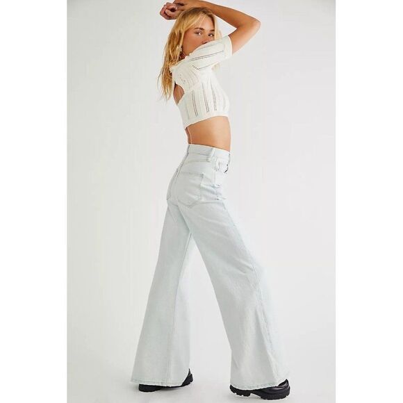 NWT FREE PEOPLE Sz 26 ELLIE WIDE LEG JEANS RINSED BLUE - Picture 1 of 4